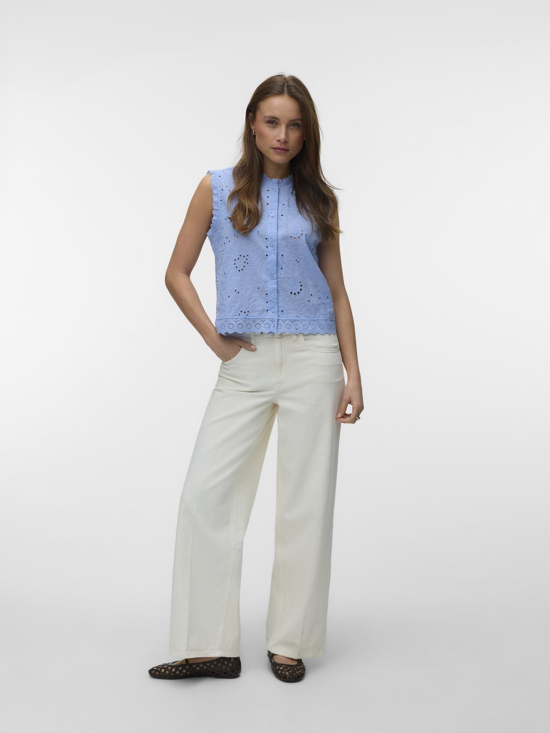 model_shot-front
